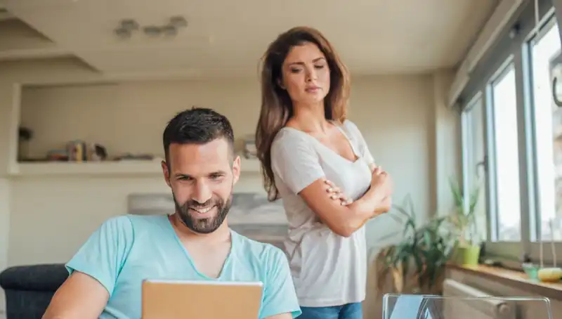 Aşk Kıskançlıkla Sarmalanır mı? Seven Kıskanır mı Sorusu Cevapsız mı Kaldı?