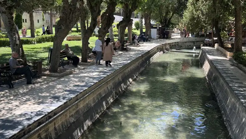 Şanlıurfa’da Yaz Sıcağı: Termometreler 37 Dereceyi Aştı!