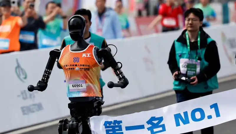 Çinli Robotlar Maraton Koşusuyla Yapay Zeka Sınırlarını Zorluyor