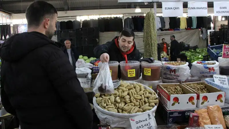 Sarı Altın Fiyatları Uçuşa Geçti: Pazar Günlük Hayatı Etkiliyor!