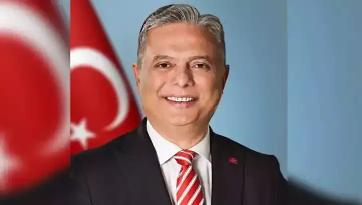 CHP'nin Yeni Yüzü: Ümit Uysal'ın Hayatı ve Siyasi Kariyeri
