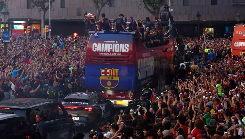 Barcelona'nın Yıldızları, Taraftarlarıyla Unutulmaz Bir Gün Geçirdi