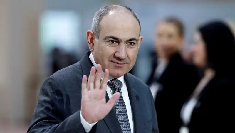 Ermenistan'da İktidar Krizi: Paşinyan'dan Çarpıcı Açıklama!