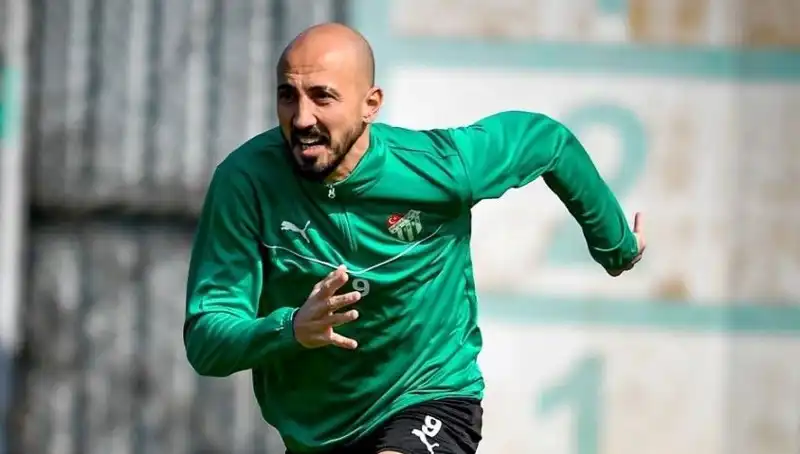 Milli Futbolcudan Şaşırtan Açıklama: Kariyerini 2. Lig’de Sürebilir mi?