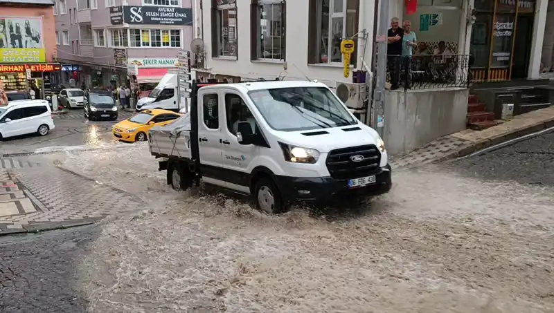 Türkiye'nin bazı bölgelerinde şiddetli yağış sonrası su baskınları endişe yarattı