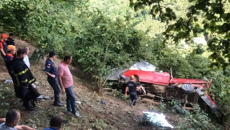 Fındık İşçilerini Taşıyan Araç Şarampole Yuvarlandı: Can Pazarı Yaşandı