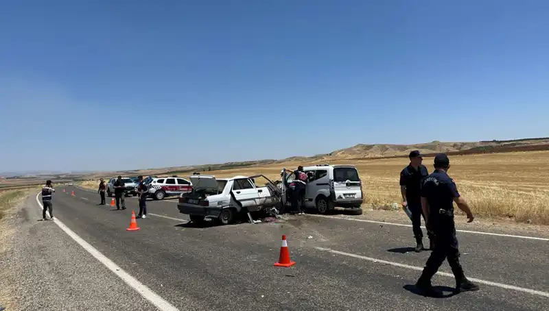 Adıyaman'da Dehşet Verici Trafik Kazası: 4 Kişi Hayatını Kaybetti