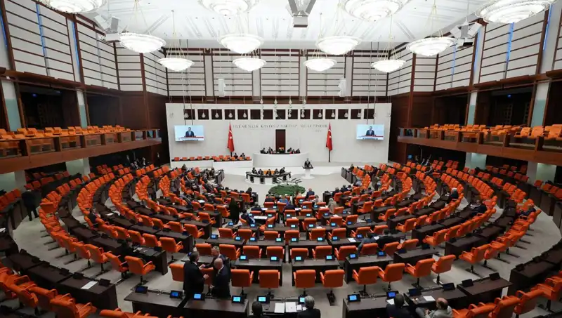 Meclis Başkanı Seçimi Yarına Ertelenerek Siyasi Arenada Neler Olacak?