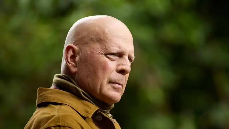 Bruce Willis’in Afazi Teşhisi: Söz Yitiminin Belirtileri ve Tedavi Yöntemleri