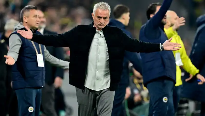 Mourinho'ya Tepkiler Büyüyor: "Modası Geçmiş Bir Hoca mı?"