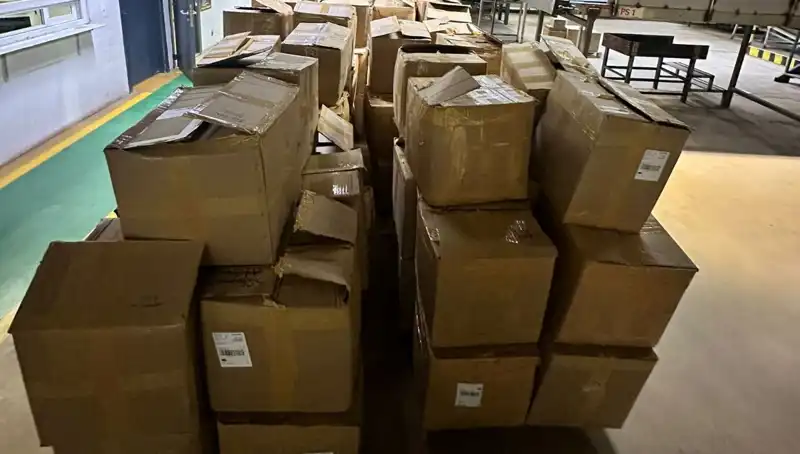 Kargo Şirketinin Deposunda Zımba Usulü Kaçak Tütün Ele Geçirildi!