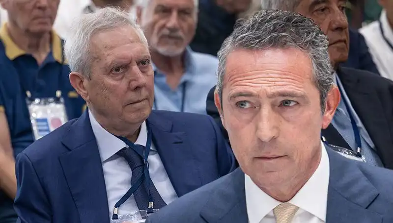 Fenerbahçe Divan Kurulu'nda Aziz Yıldırım’ın Adaylık Açıklaması Gerginlik Yarattı