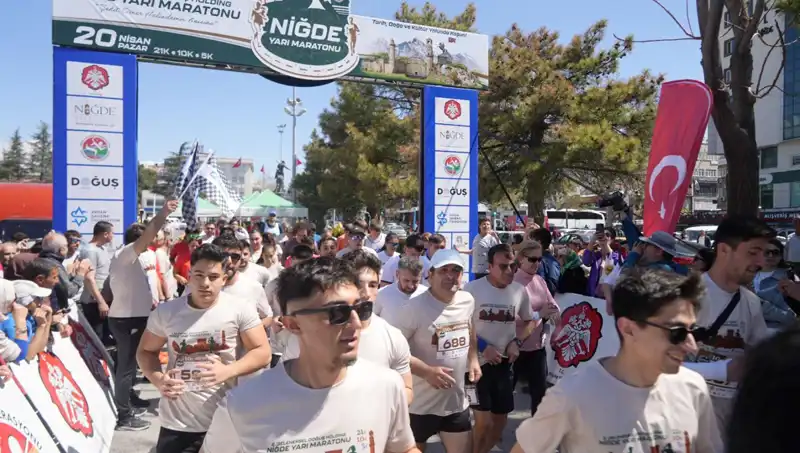 Niğde Yarı Maratonu'nda Rekor Katılım: 518 Sporcu Pistte!