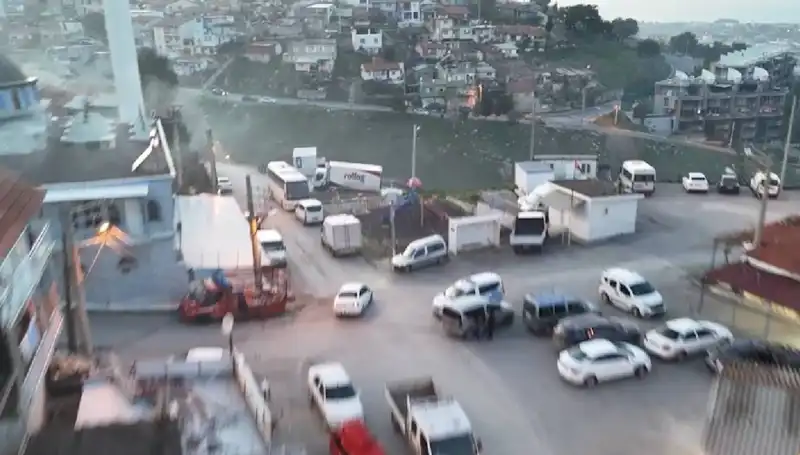 İzmir'de Düzenlenen Dev Operasyonda 99 Gözaltı ve Suç Ağlarıyla Mücadele