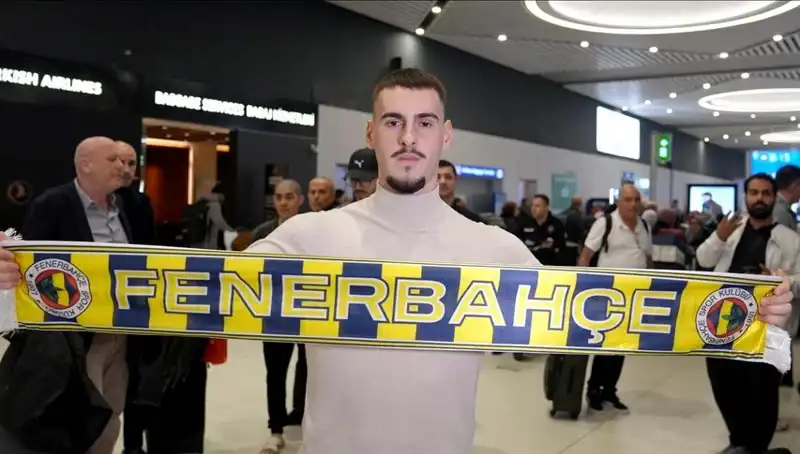 Fenerbahçe, Genç Yeteneği Mimovic'in Lisansını Çıkardı: Taraftarların Beklediği An Geldi!