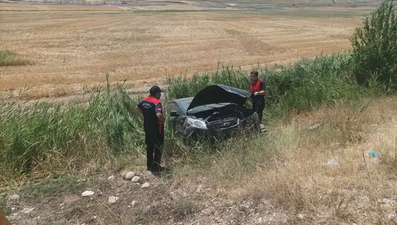 Otomobilin Şarampole Uçması Sonucu İki Kişi Yaralandı