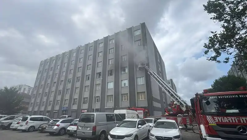Çorap İmalathanesinde Çıkan Yangın, Fabrikayı Küle Çevirdi