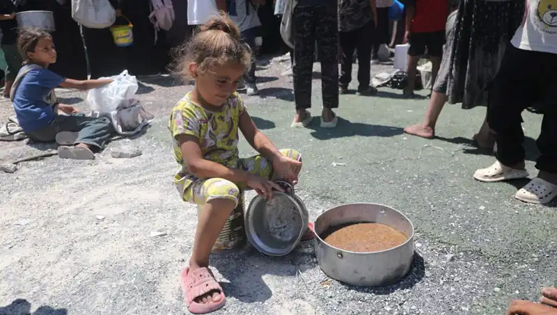 Gazze’de Çocukların Ağıtları: Ekmek İçin Feryat Eden Anne
