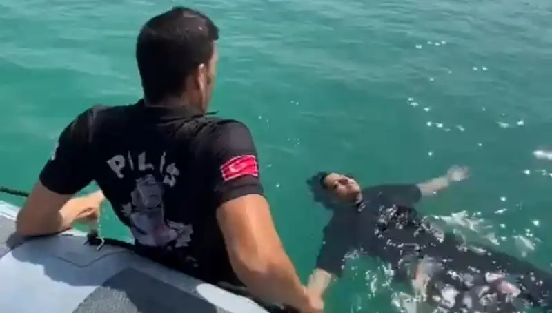 Baraj Gölüne Düşen Kadın, Gemi Adamlarının Kahramanlığıyla Kurtarıldı