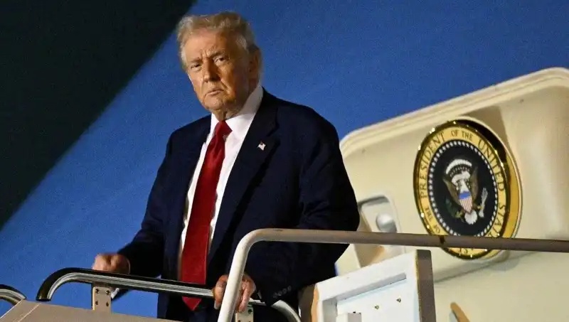 Trump'ın 400 Milyon Dolar Değerindeki Katar Jetinin Gizemi Çözülüyor