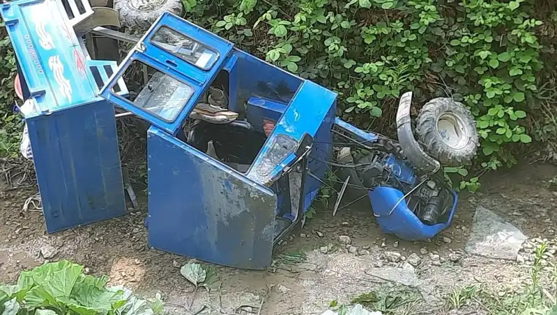 Kontrolden Çıkan Pat Pat Dereye Devrildi: İki Yaralı Olmuştu