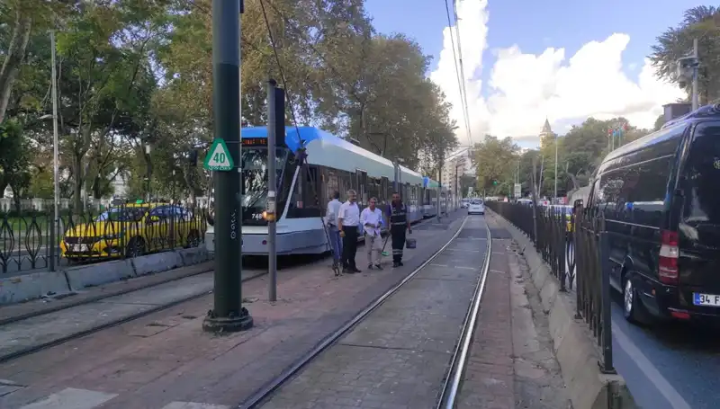 Beyoğlu'nda Tramvay Yayaya Çarptı: Olay Anı ve Sonrası