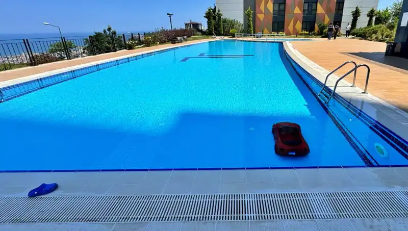 Samsun'da 4 Yaşındaki Çocuk Akülü Arabasıyla Havuzda Feci Bir Kaza Geçirdi