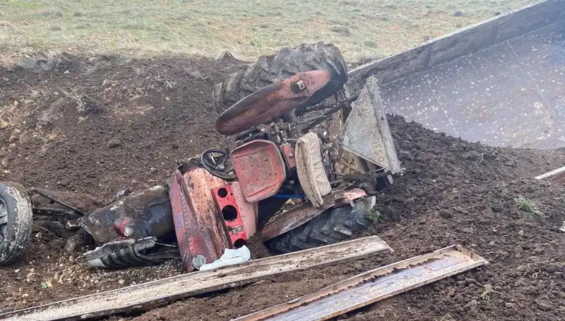 Kayseri'de Kontrolden Çıkan Traktör Şok Edici Bir Kaza Geçirdi
