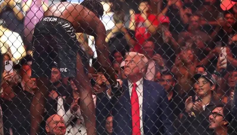 Trump, Beyaz Saray Bahçesi'nde Uluslararası UFC Maçı Düzenleyecek!