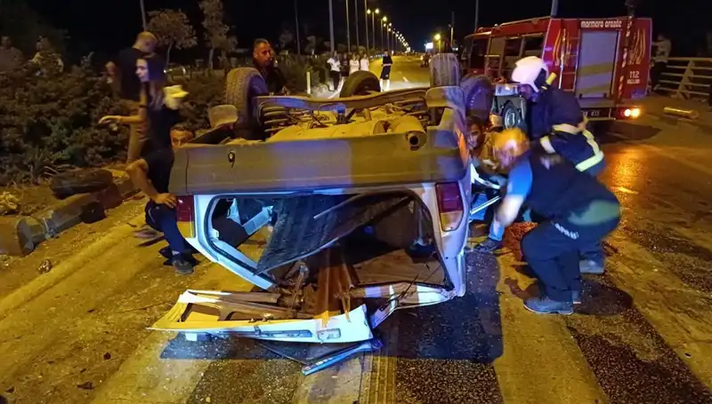 Kavşakta Meydana Gelen Kaza: 2 Ağır Yarar, 7 Kişi Hastaneye Kaldırıldı
