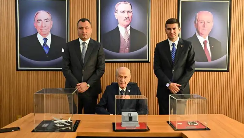 MHP Lideri Bahçeli, Ülkü Ocakları'nda Gençlerle Buluştu: Hedef 2023