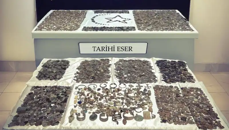 Sınırda Sıçrama Yapan Tarihi Eser Kaçakçılığı: 12 Bin 770 Bulgu Ele Geçirildi!