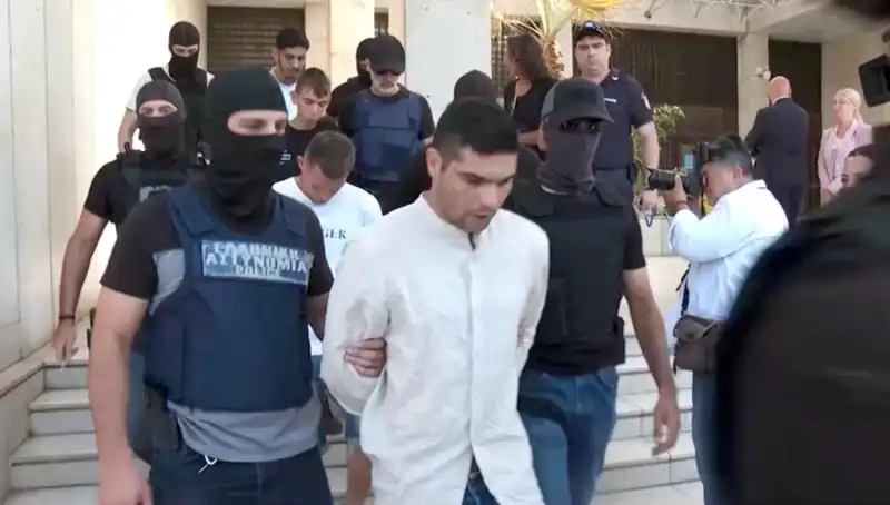 Atina'da Dehşet: Profesör Cinayeti Sonrası Beş Kişi Gözaltında