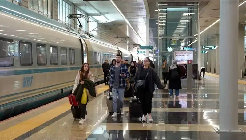 Yüksek Hızlı Trenlerde Ek Seferler ile Yolculuk Keyfi Artıyor