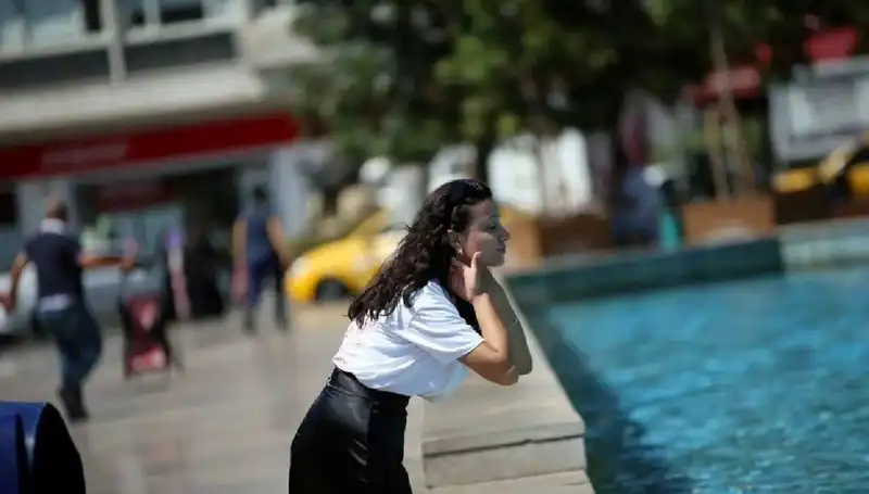 Cizre'de Sıcaklık Rekorları Kırılıyor: 49.1 Derece!