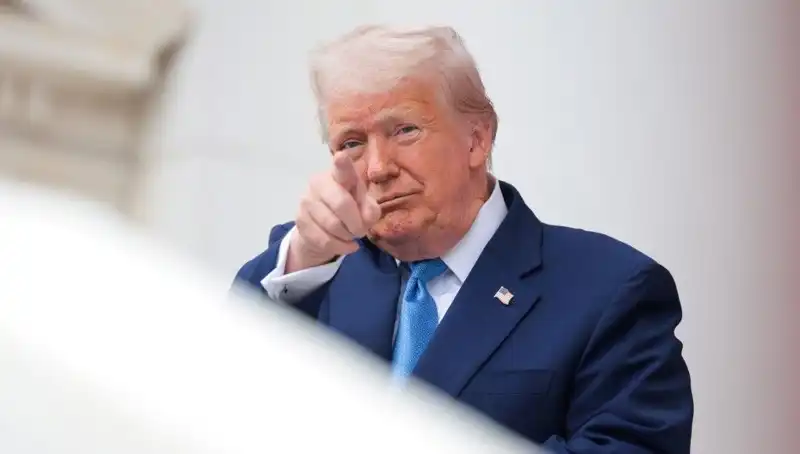 Adalet Bakanlığı'ndan Şok Açıklama: Trump ve Epstein Belgeleri Bağlantısı