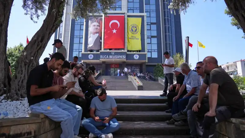 Ücretlerini Alamayan İşçiler, İş Yerinde Seslerini Yükseltti!
