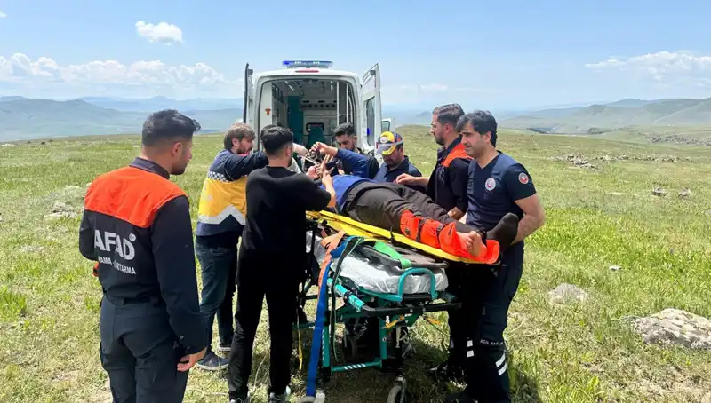 Kayalıkta Düşen Çobana Kurtarma Operasyonu: Ekipler Seferber Oldu