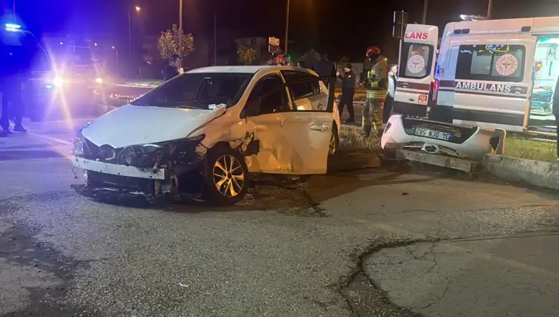 Pikap ve Otomobil Çarpıştı: Kaza Anı ve Sonrası Yaşananlar